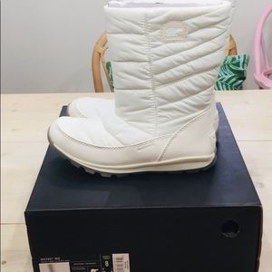 NWB Sorel Whitney Mid waterproof snow boots sz 8